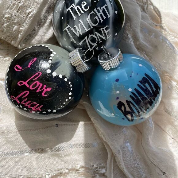 Vintage 1950’s T.V. Shows Christmas ornaments 6 to a set - Picture 2 of 10